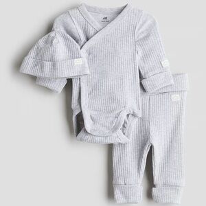 H&M Light Gray Ribbed Baby Bodysuit Set